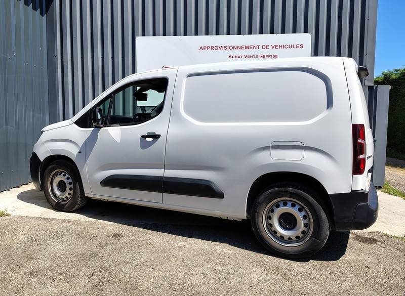 CITROËN BERLINGO III VAN FOURGON TAILLE M – MOTEUR ÉLECTRIQUE 136 CH (100 kW) – BATTERIE 50 kWh – DR