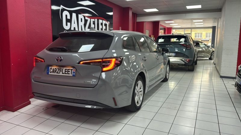 TOYOTA COROLLA TOURING SPORTS 122cv DYNAMIC BUSINESS/1 ERE MAIN/TVA RECUPERABLE