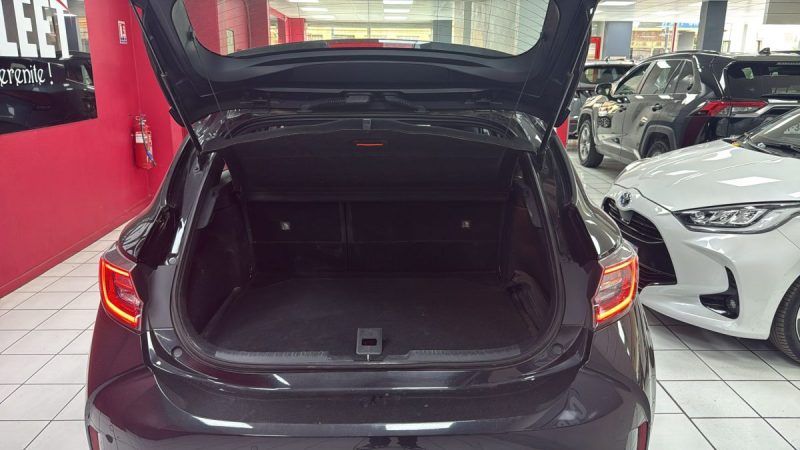 TOYOTA COROLLA BERLINE 122cv DYNAMIC BUSINESS/1 ERE MAIN/TVA RECUPERABLE