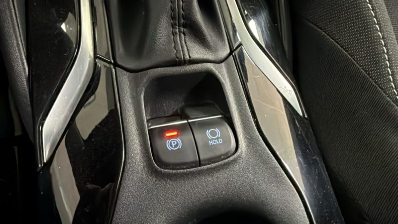 TOYOTA COROLLA BERLINE 122cv DYNAMIC BUSINESS/1 ERE MAIN/TVA RECUPERABLE