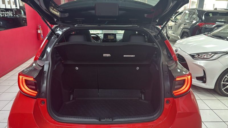 TOYOTA YARIS 4 BERLINE 116cv PREMIERE TOIT PANORAMIQUE/1 ERE MAIN/TVA RECUPERABLE