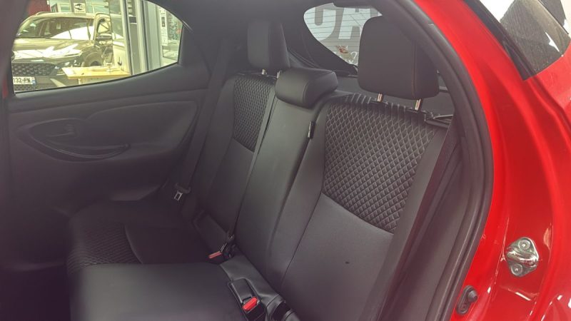 TOYOTA YARIS 4 BERLINE 116cv PREMIERE TOIT PANORAMIQUE/1 ERE MAIN/TVA RECUPERABLE