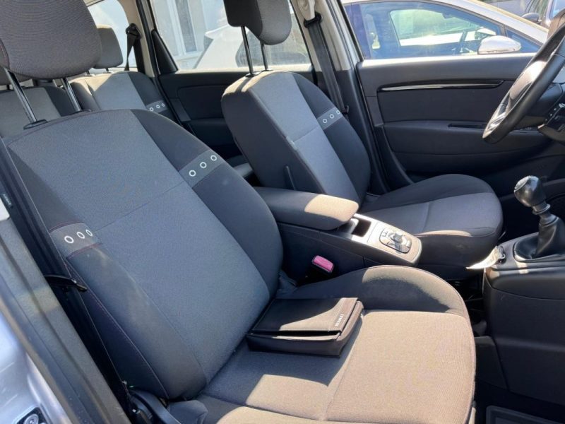 RENAULT GRAND SCENIC III 1.5 DCI 110cv / 7 PLACES / 1ere MAIN / GPS