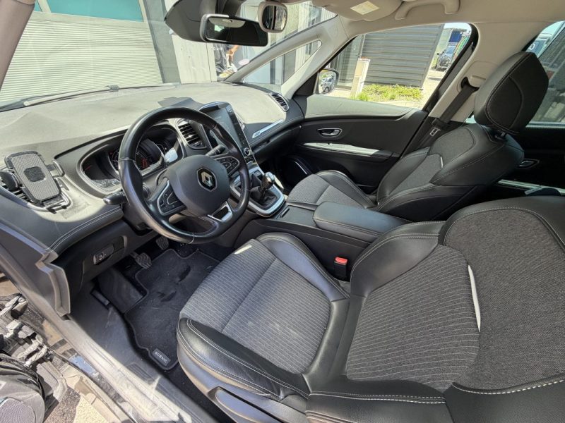 RENAULT GRAND SCENIC IV TCe 140 FAP - Finition INTENS - 7 PLACES - ENTRETIEN COMPLET