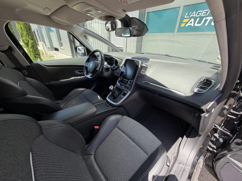 RENAULT GRAND SCENIC IV TCe 140 FAP - Finition INTENS - 7 PLACES - ENTRETIEN COMPLET