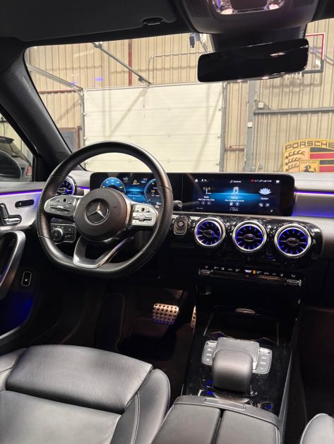 MAGNIFIQUE MERCEDES CLASSE A250e 218CH AMG LINE (APPLE CARPLAY, CAMÉRA DE RECUL, SIÈGES ÉLECTRIQUES)