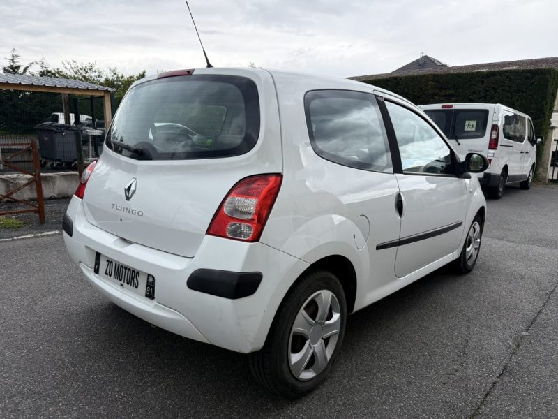 RENAULT TWINGO II 1.5 DCI