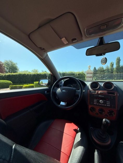 FORD FIESTA SENSO PLUS DURASHIFT 1.4 tdci 68ch RÉGULATEUR / CLIM / ATTELAGE