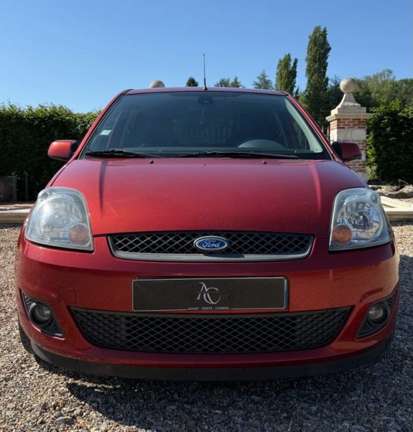FORD FIESTA SENSO PLUS DURASHIFT 1.4 tdci 68ch RÉGULATEUR / CLIM / ATTELAGE