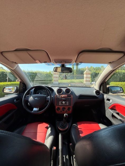 FORD FIESTA SENSO PLUS DURASHIFT 1.4 tdci 68ch RÉGULATEUR / CLIM / ATTELAGE