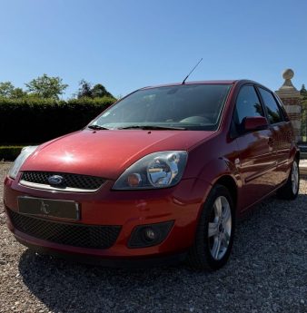 FORD FIESTA SENSO PLUS DURASHIFT 1.4 tdci 68ch RÉGULATEUR / CLIM / ATTELAGE