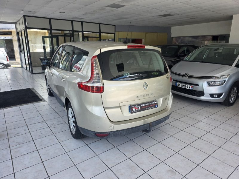 RENAULT SCENICIII GRAND 1.5 DCI 105 AUTHENTIQUE 7P ANNEE 2010 272000KM