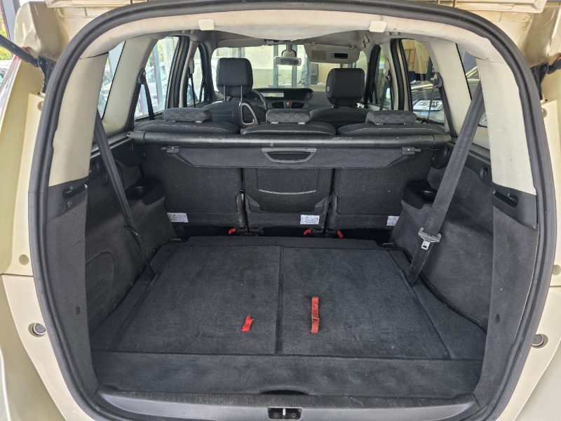 RENAULT SCENICIII GRAND 1.5 DCI 105 AUTHENTIQUE 7P ANNEE 2010 272000KM