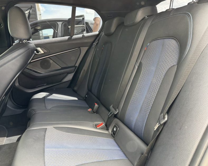BMW Série 1 120d F40 - 190 ch - Pack M - FULL OPTION - SIEGES CHAUFFANTS - ENTRETIENS A JOUR