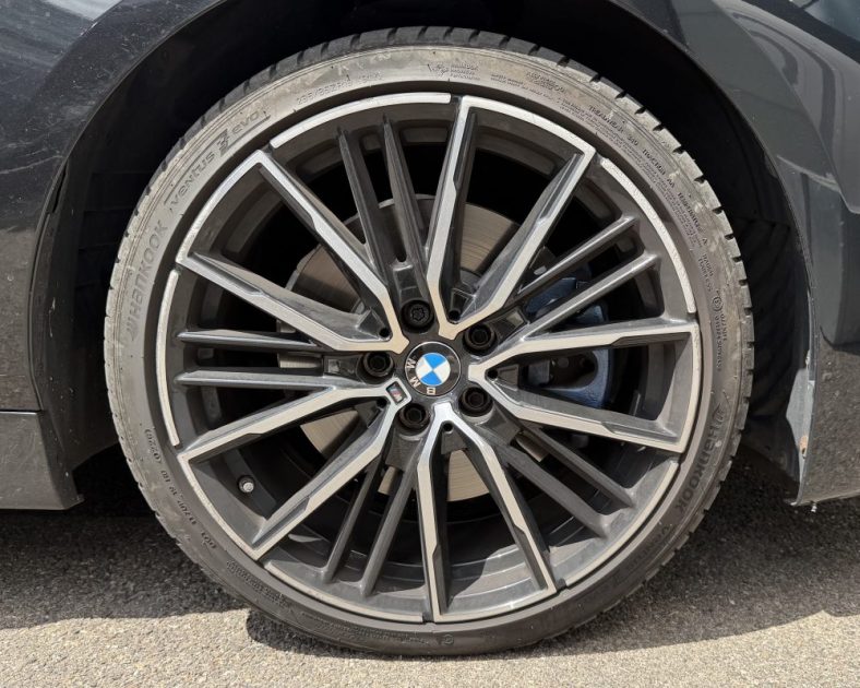 BMW Série 1 120d F40 - 190 ch - Pack M - FULL OPTION - SIEGES CHAUFFANTS - ENTRETIENS A JOUR