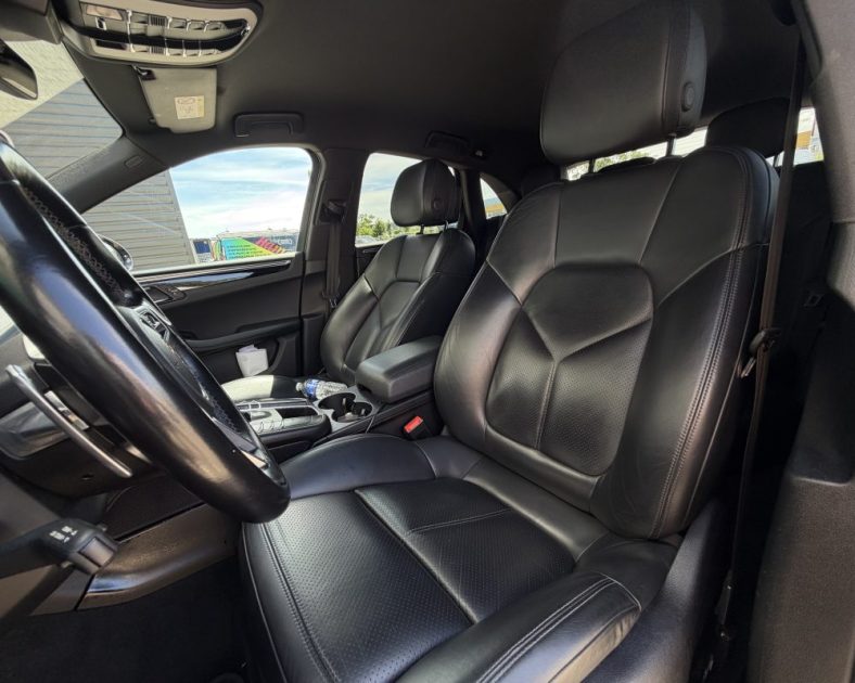 Porsche Macan 2.0 245ch PDK | Intérieur cuir • Caméra • SUIVI PORSCHE FLAT69