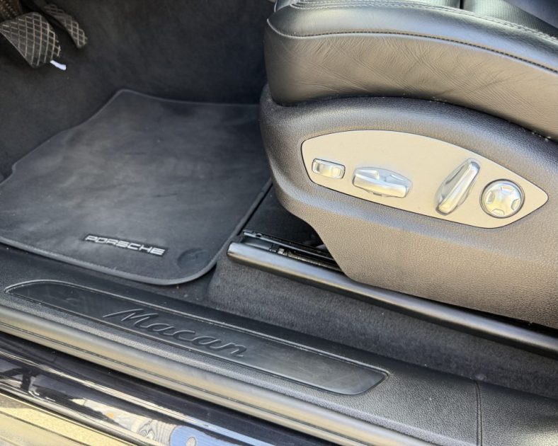 Porsche Macan 2.0 245ch PDK | Intérieur cuir • Caméra • SUIVI PORSCHE FLAT69