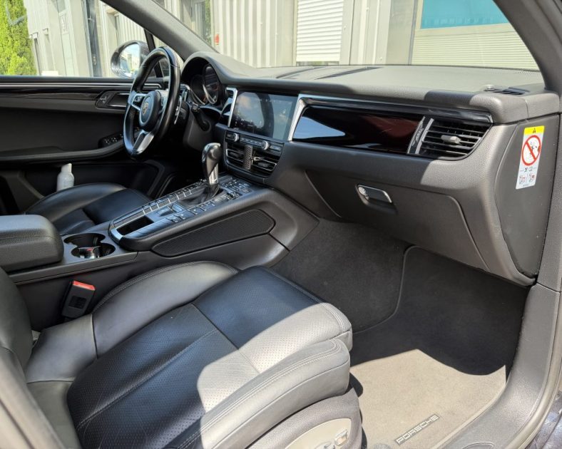 Porsche Macan 2.0 245ch PDK | Intérieur cuir • Caméra • SUIVI PORSCHE FLAT69