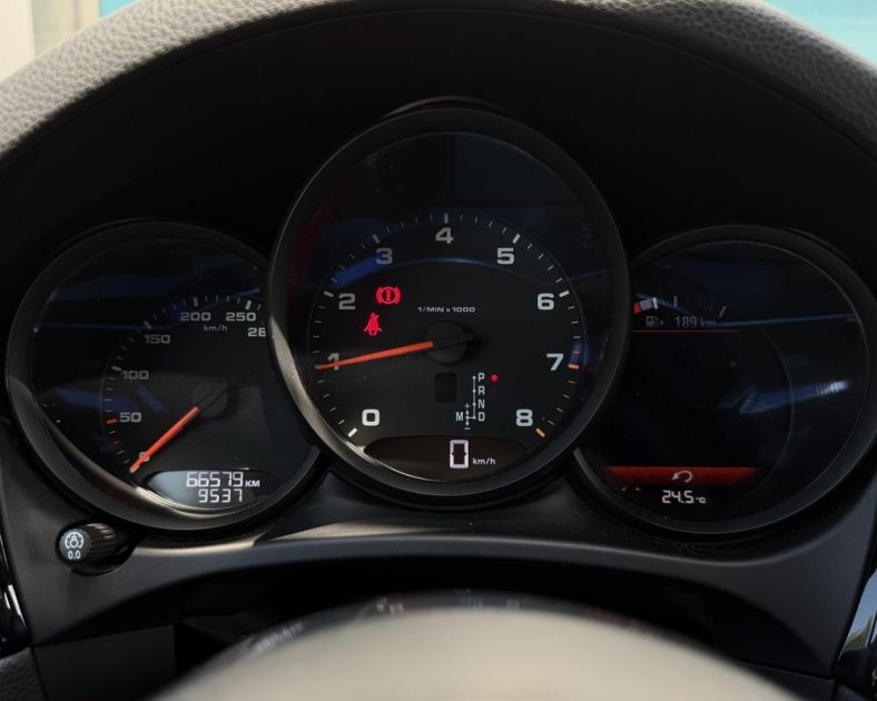 Porsche Macan 2.0 245ch PDK | Intérieur cuir • Caméra • SUIVI PORSCHE FLAT69
