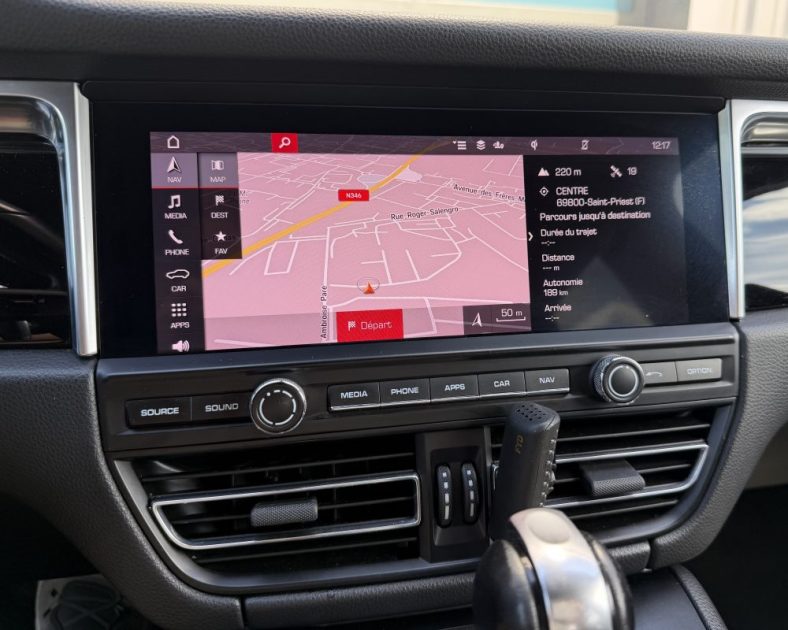 Porsche Macan 2.0 245ch PDK | Intérieur cuir • Caméra • SUIVI PORSCHE FLAT69
