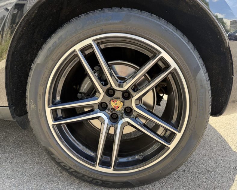Porsche Macan 2.0 245ch PDK | Intérieur cuir • Caméra • SUIVI PORSCHE FLAT69