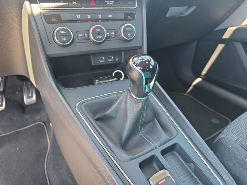 SEAT LEON 1.2 TSI 110 ch URBAN ADVANCED 2018 CARPLAY, ANDROID AUTO