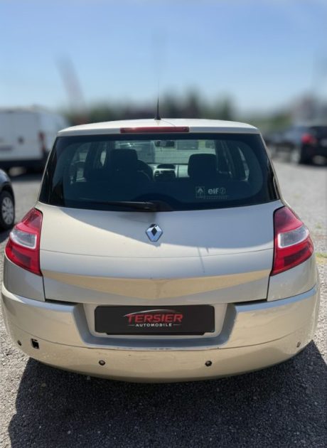  RENAULT MÉGANE II 1.9 dCi 130 ch 