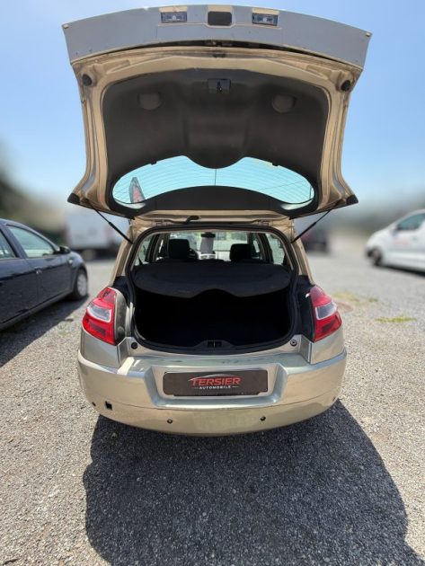  RENAULT MÉGANE II 1.9 dCi 130 ch 