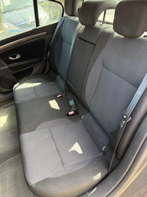 RENAULT LAGUNA III 1.5 DCI 110 AUTHENTIQUE  2009
