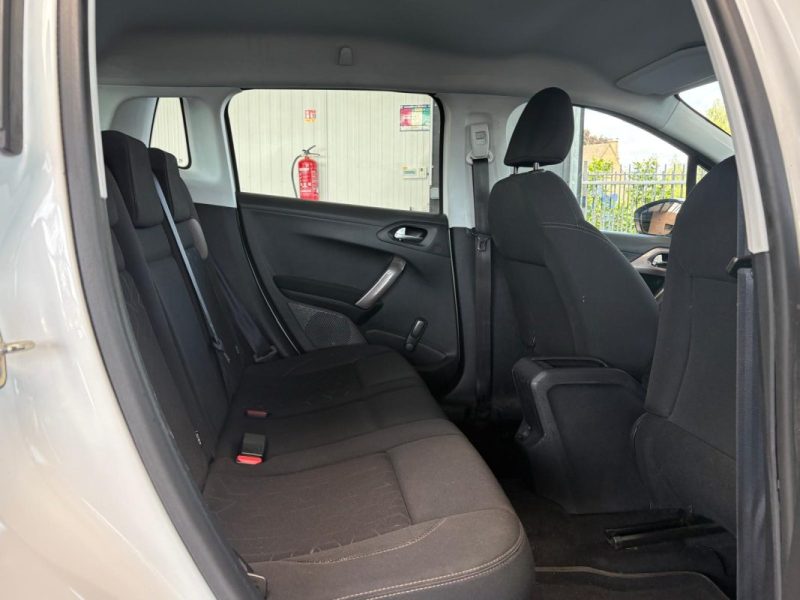 🔹 Peugeot 2008 1.6 HDI 92 Ch Active❄️ Climatisation📱 Bluetooth🛡️ Garantie 6 mois