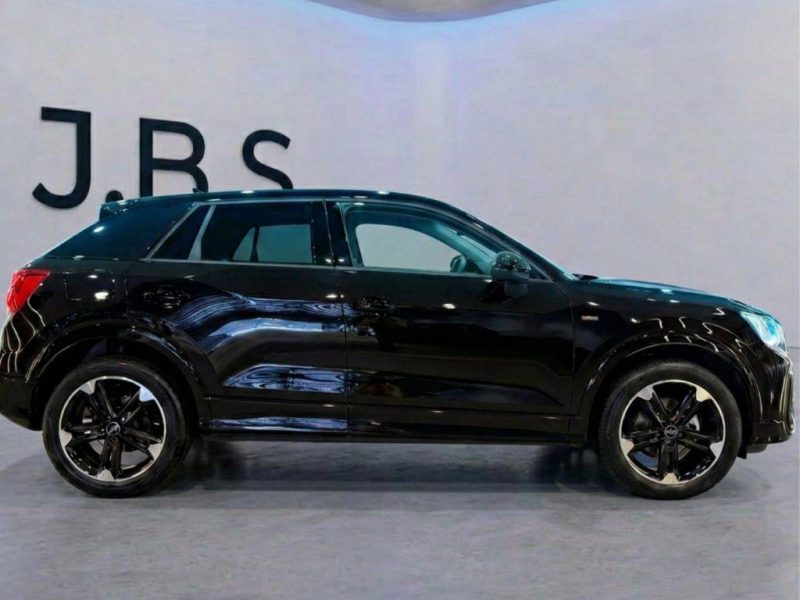 AUDI Q2 35 TFSI S LINE LED PANO LEDER VIRTUAL 2023