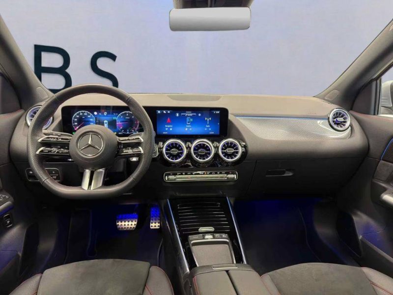 MERCEDES-BENZ GLA 220 D 4MATIC AMG LINE PREMIUM 2024