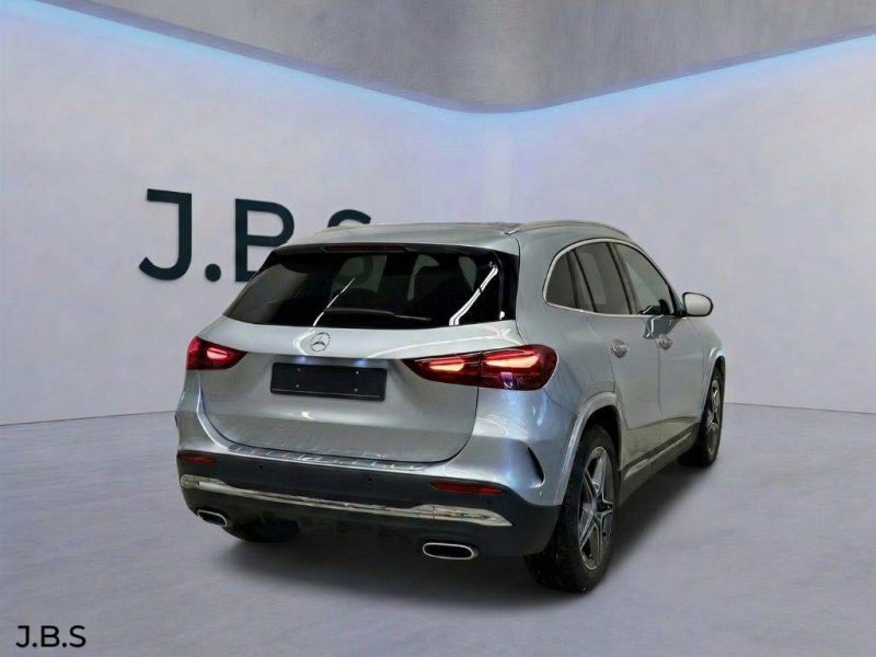 MERCEDES-BENZ GLA 220 D 4MATIC AMG LINE PREMIUM 2024