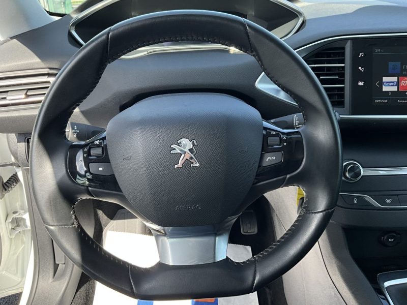 8 325€ HT PEUGEOT 308 1.5 BLUEHDI 100 CV ACTIVE ** TVA RÉCUPÉRABLE**