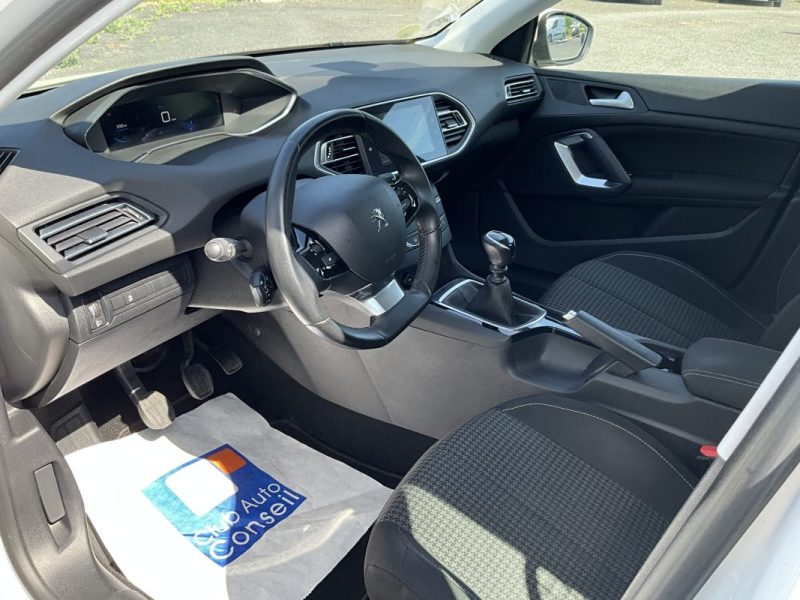8 325€ HT PEUGEOT 308 1.5 BLUEHDI 100 CV ACTIVE ** TVA RÉCUPÉRABLE**