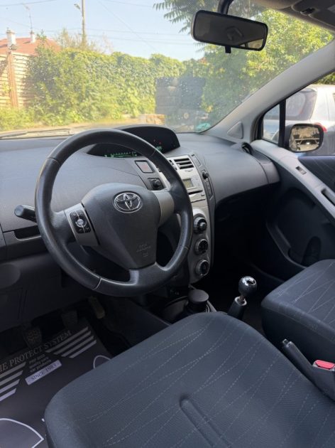 TOYOTA YARIS 1.0VVT-I COOL 2010 - 66 450Kms - Distrib ok - Premier Main - Suivit TOYOTA