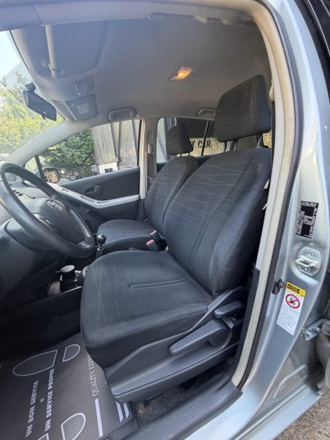 TOYOTA YARIS 1.0VVT-I COOL 2010 - 66 450Kms - Distrib ok - Premier Main - Suivit TOYOTA