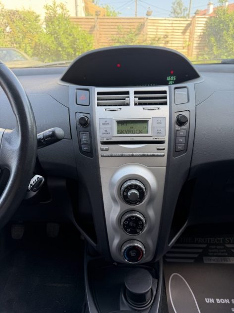 TOYOTA YARIS 1.0VVT-I COOL 2010 - 66 450Kms - Distrib ok - Premier Main - Suivit TOYOTA