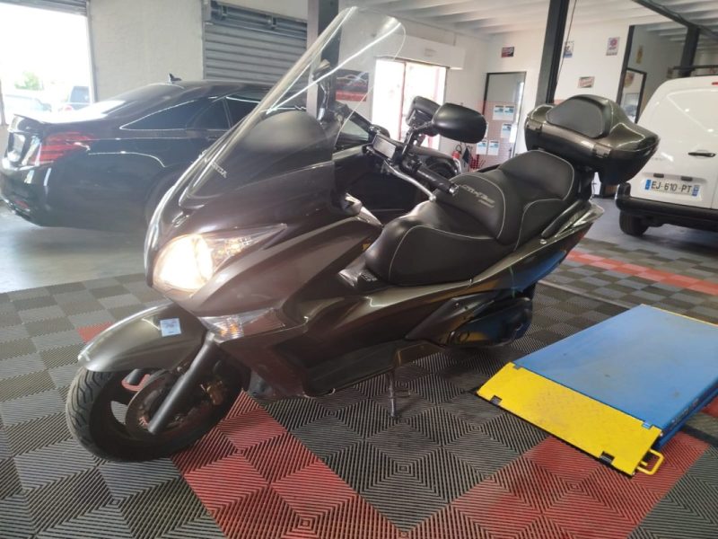HONDA SW T600  - NOVEMBRE 2012-  90 000 KM