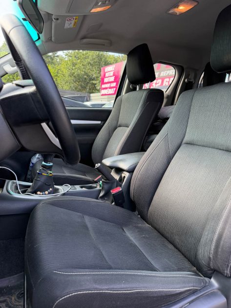 Toyota Hilux Legend Comfort Tech 2.8 D-4D 204ch BVM – Pas de TVA récupérable – Révisé, Garantie incl