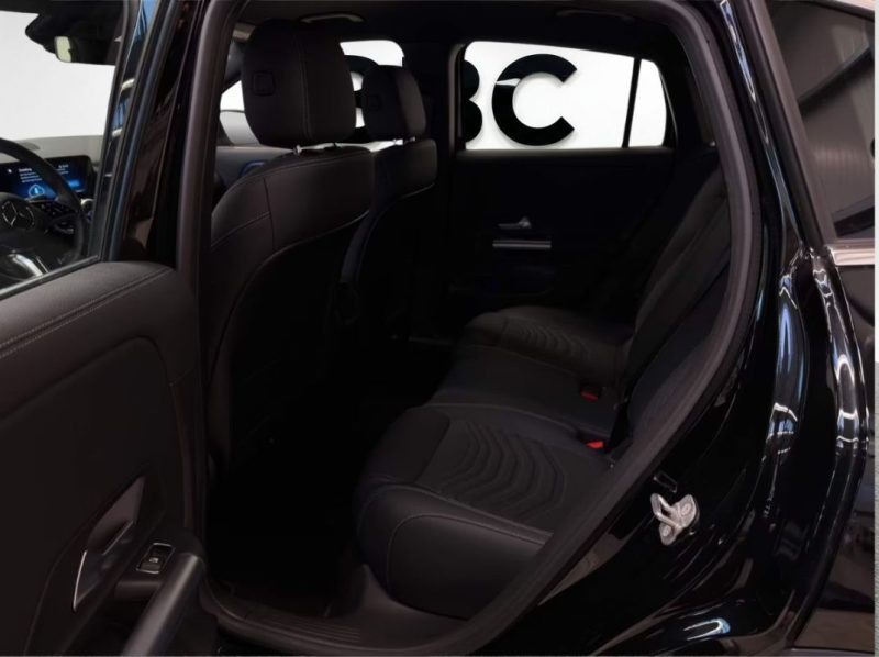 MERCEDES-BENZ GLA 180 PROGRESSIVE 2024
