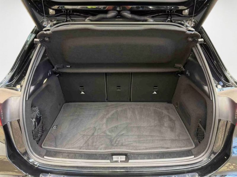 MERCEDES-BENZ GLA 180 PROGRESSIVE 2024