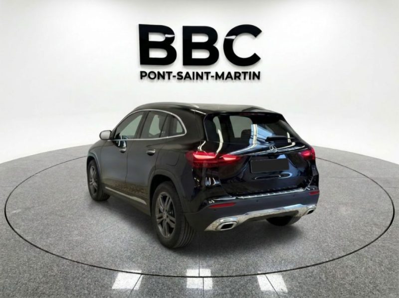 MERCEDES-BENZ GLA 180 PROGRESSIVE 2024