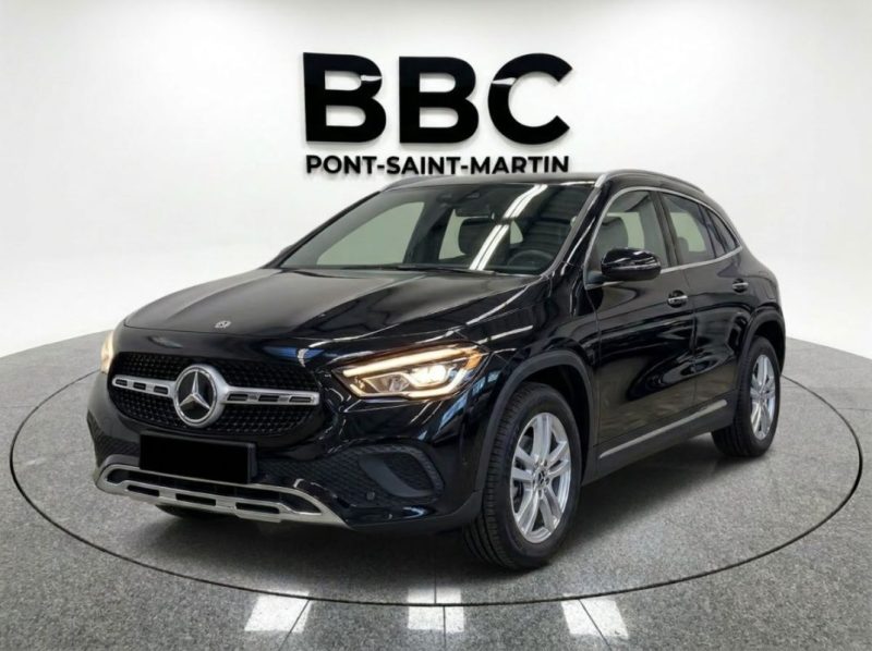 MERCEDES-BENZ GLA 180 PROGRESSIVE 2024