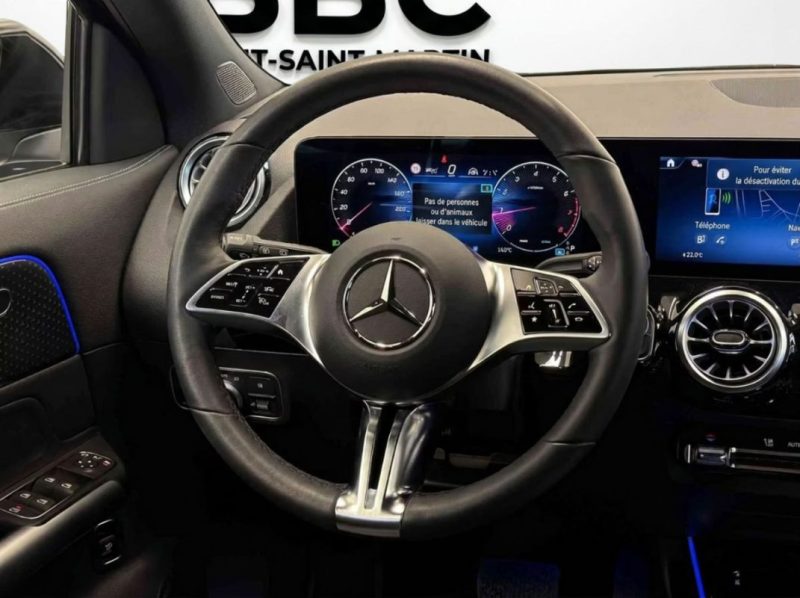 MERCEDES-BENZ GLA 180 PROGRESSIVE 2024