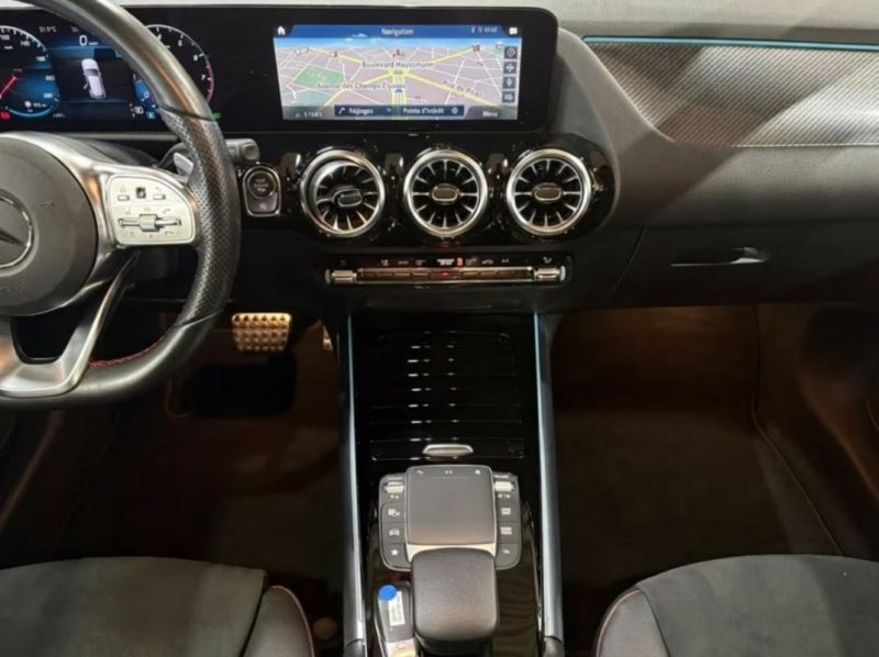  MERCEDES-BENZ GLA 200 AMG LINE 2023
