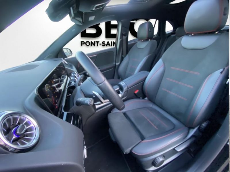 MERCEDES-BENZ GLA 220 AMG SPORTPAKET / PANORAMA 2023