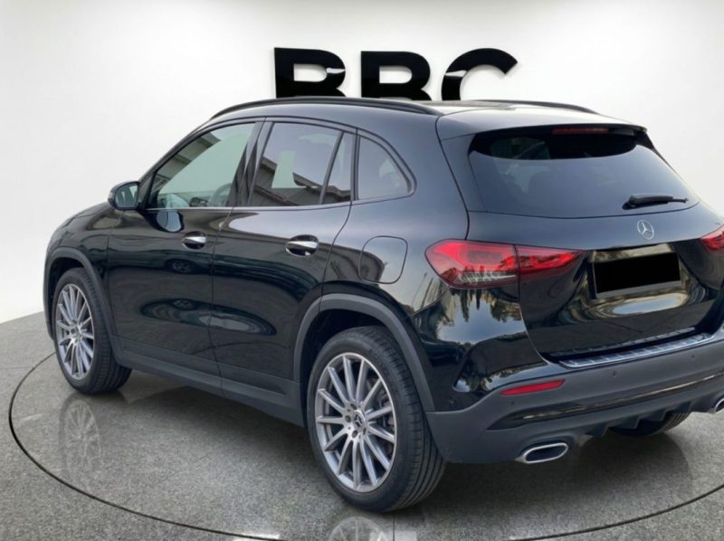 MERCEDES-BENZ GLA 220 AMG SPORTPAKET / PANORAMA 2023