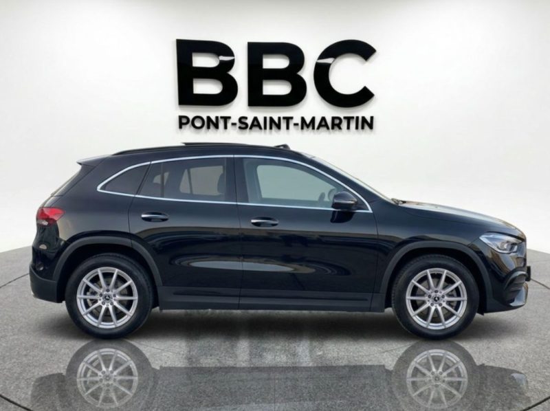 MERCEDES-BENZ GLA 220 AMG SPORTPAKET / PANORAMA 2023