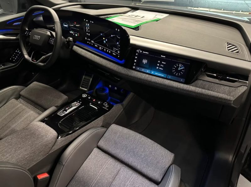 AUDI RANGE ROVER EVOQUE PERFORMANCE S-LINE 2025
